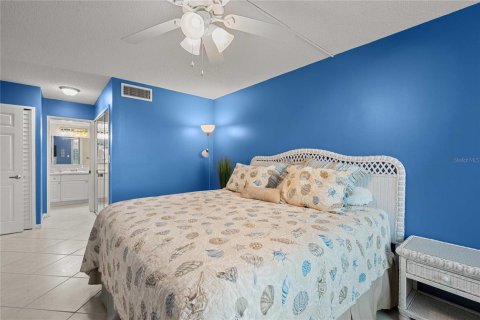 Condominio en venta en Saint Petersburg, Florida, 2 dormitorios, 117.99 m2 № 2277965 - foto 22