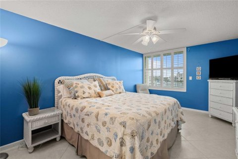 Condominio en venta en Saint Petersburg, Florida, 2 dormitorios, 117.99 m2 № 2277965 - foto 21