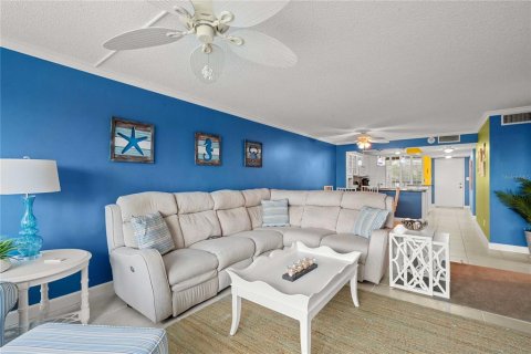 Condominio en venta en Saint Petersburg, Florida, 2 dormitorios, 117.99 m2 № 2277965 - foto 18
