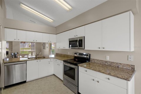 House in Spring Hill, Florida 2 bedrooms, 156.17 sq.m. № 2098288 - photo 15