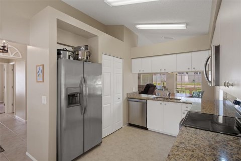 House in Spring Hill, Florida 2 bedrooms, 156.17 sq.m. № 2098288 - photo 17