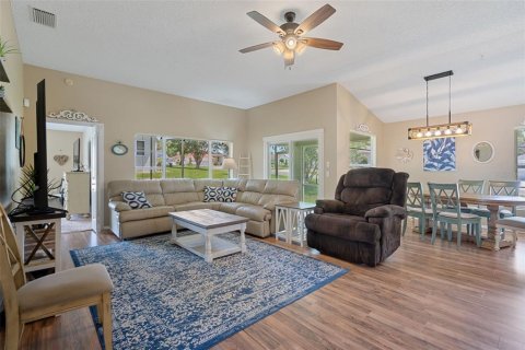 House in Spring Hill, Florida 2 bedrooms, 156.17 sq.m. № 2098288 - photo 11