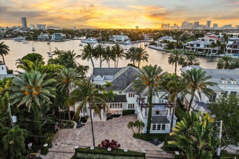 House in Fort Lauderdale, Florida 8 bedrooms, 734.3 sq.m. № 2083081 - photo 9
