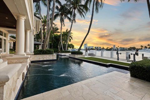 House in Fort Lauderdale, Florida 8 bedrooms, 734.3 sq.m. № 2083081 - photo 14