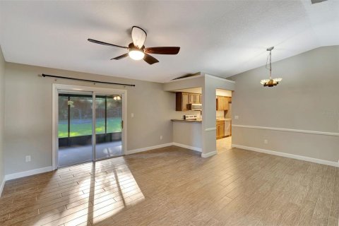 House in Ocoee, Florida 3 bedrooms, 118.73 sq.m. № 1899772 - photo 6
