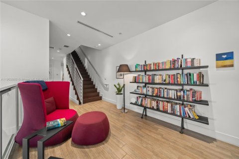 Touwnhouse à vendre à Miami, Floride: 3 chambres, 254.83 m2 № 1954141 - photo 25