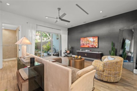 Touwnhouse à vendre à Miami, Floride: 3 chambres, 254.83 m2 № 1954141 - photo 9