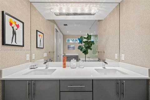 Touwnhouse à vendre à Miami, Floride: 3 chambres, 254.83 m2 № 1954141 - photo 29