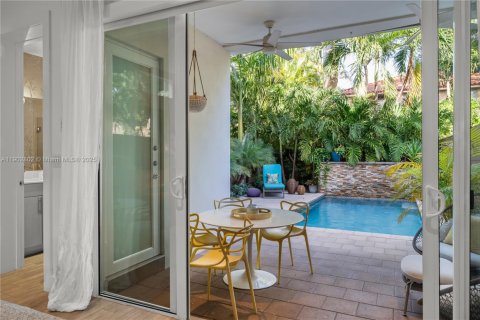 Touwnhouse à vendre à Miami, Floride: 3 chambres, 254.83 m2 № 1954141 - photo 11