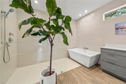 Touwnhouse à vendre à Miami, Floride: 3 chambres, 254.83 m2 № 1954141 - photo 30