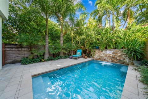 Touwnhouse à vendre à Miami, Floride: 3 chambres, 254.83 m2 № 1954141 - photo 22