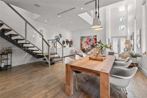 Touwnhouse à vendre à Miami, Floride: 3 chambres, 254.83 m2 № 1954141 - photo 18