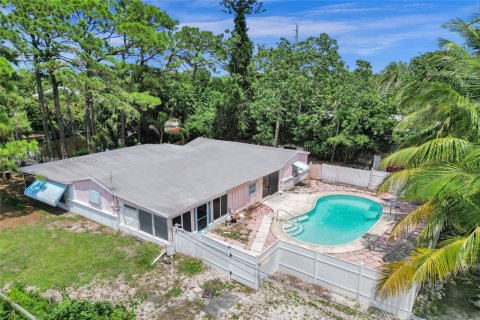 House in Stuart, Florida 2 bedrooms, 170.38 sq.m. № 1889968 - photo 6