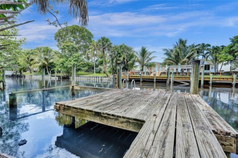 House in Stuart, Florida 2 bedrooms, 170.38 sq.m. № 1889968 - photo 20
