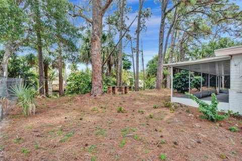 House in Stuart, Florida 2 bedrooms, 170.38 sq.m. № 1889968 - photo 13