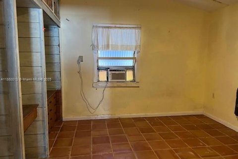 House in Stuart, Florida 2 bedrooms, 170.38 sq.m. № 1889968 - photo 29