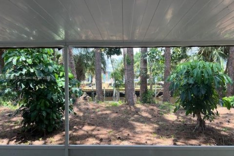 House in Stuart, Florida 2 bedrooms, 170.38 sq.m. № 1889968 - photo 30