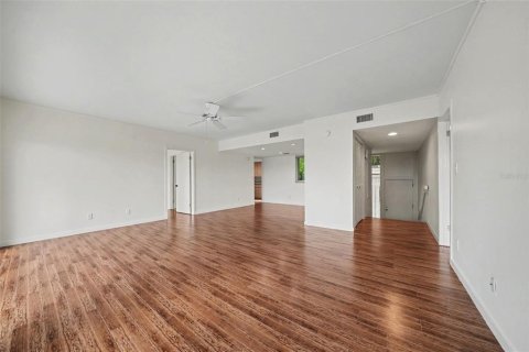 Copropriété à louer à Mount Dora, Floride: 2 chambres, 129.69 m2 № 2405436 - photo 3