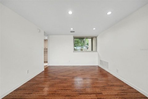 Copropriété à louer à Mount Dora, Floride: 2 chambres, 129.69 m2 № 2405436 - photo 12