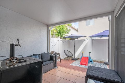 Купить таунхаус в Тамарак, Флорида 3 спальни, 138.98м2, № 2041023 - фото 29