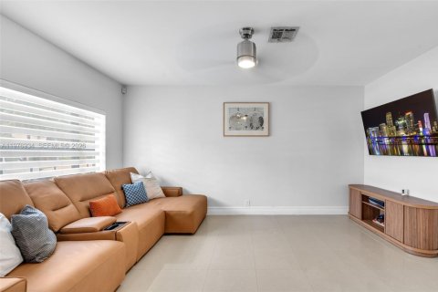 Купить таунхаус в Тамарак, Флорида 3 спальни, 138.98м2, № 2041023 - фото 5