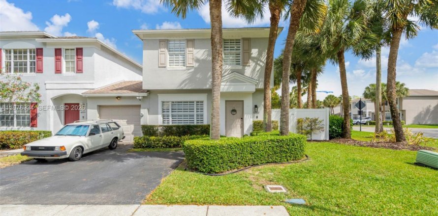 Таунхаус в Тамарак, Флорида 3 спальни, 138.98м2 № 2041023