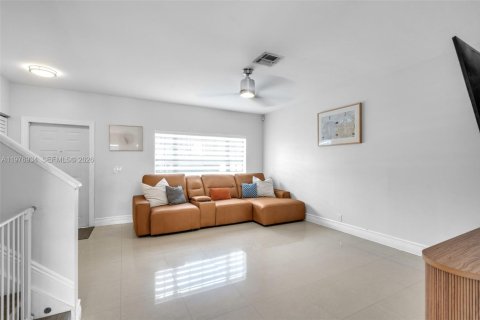 Купить таунхаус в Тамарак, Флорида 3 спальни, 138.98м2, № 2041023 - фото 6