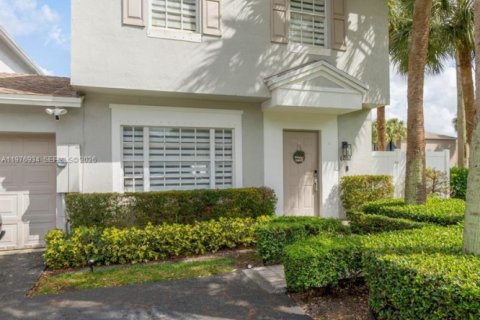 Купить таунхаус в Тамарак, Флорида 3 спальни, 138.98м2, № 2041023 - фото 3