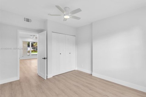 Купить виллу или дом в Форт-Лодердейл, Флорида 4 спальни, 156.17м2, № 2010624 - фото 27