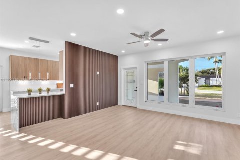 Купить виллу или дом в Форт-Лодердейл, Флорида 4 спальни, 156.17м2, № 2010624 - фото 19