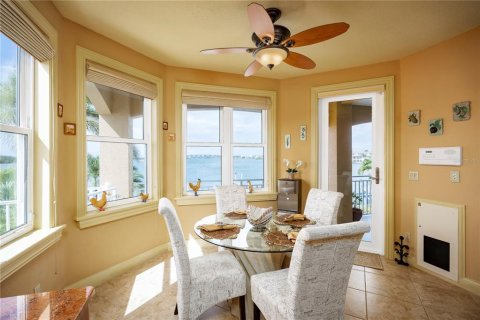Villa ou maison à vendre à Indian Rocks Beach, Floride: 5 chambres, 424.66 m2 № 2224672 - photo 8