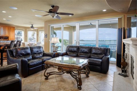 Villa ou maison à vendre à Indian Rocks Beach, Floride: 5 chambres, 424.66 m2 № 2224672 - photo 12