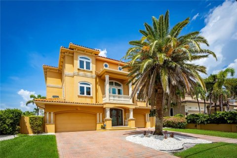 Villa ou maison à vendre à Indian Rocks Beach, Floride: 5 chambres, 424.66 m2 № 2224672 - photo 4