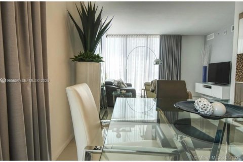 Villa ou maison à vendre à Doral, Floride: 2 chambres, 99.68 m2 № 2048758 - photo 7