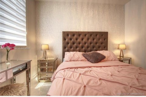 Villa ou maison à vendre à Doral, Floride: 2 chambres, 99.68 m2 № 2048758 - photo 22