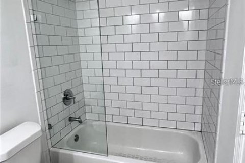 Townhouse in Bradenton, Florida 3 bedrooms, 119.1 sq.m. № 2218144 - photo 9