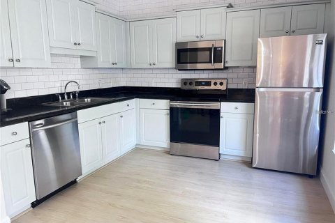 Townhouse in Bradenton, Florida 3 bedrooms, 119.1 sq.m. № 2218144 - photo 4