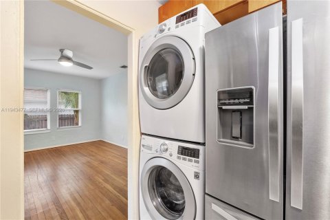 Commercial property in West Palm Beach, Florida 148.64 sq.m. № 2002960 - photo 7