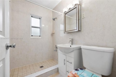 Commercial property in West Palm Beach, Florida 148.64 sq.m. № 2002960 - photo 14