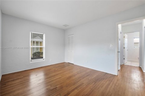 Commercial property in West Palm Beach, Florida 148.64 sq.m. № 2002960 - photo 13