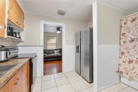 Commercial property in West Palm Beach, Florida 148.64 sq.m. № 2002960 - photo 27