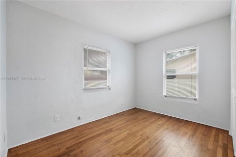 Commercial property in West Palm Beach, Florida 148.64 sq.m. № 2002960 - photo 16