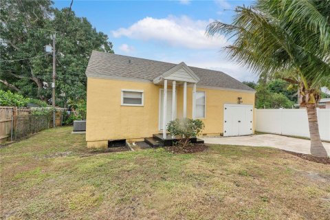 Commercial property in West Palm Beach, Florida 148.64 sq.m. № 2002960 - photo 18