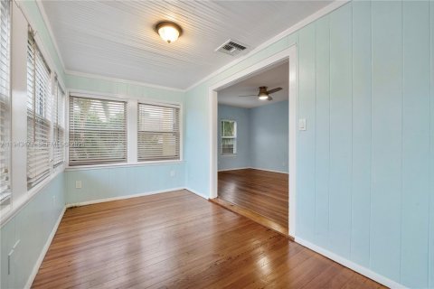 Commercial property in West Palm Beach, Florida 148.64 sq.m. № 2002960 - photo 9