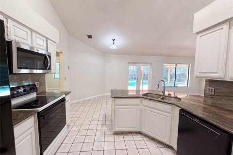Casa en venta en Lake Mary, Florida, 4 dormitorios, 189.52 m2 № 2230048 - foto 2