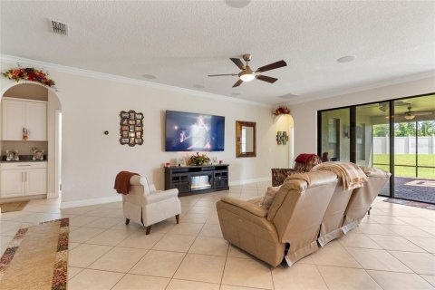 House in Minneola, Florida 4 bedrooms, 305.93 sq.m. № 1917186 - photo 9