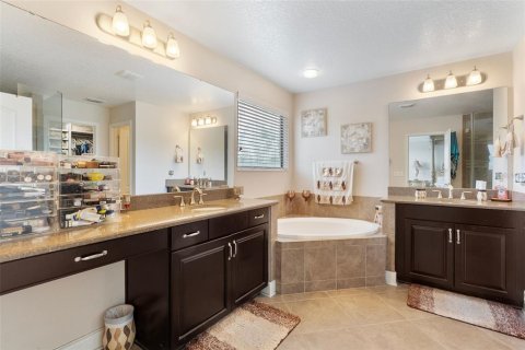 House in Minneola, Florida 4 bedrooms, 305.93 sq.m. № 1917186 - photo 28