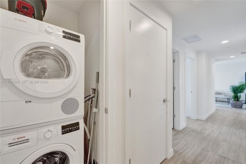 Купить кондоминиум в Майами, Флорида 3 спальни, 96.8м2, № 2051766 - фото 27