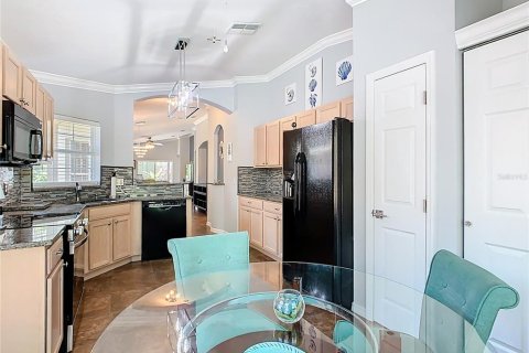 House in Poinciana, Florida 2 bedrooms, 140 sq.m. № 1733981 - photo 10