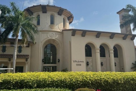 Condominio en alquiler en Sunrise, Florida, 2 dormitorios, 109.07 m2 № 1944750 - foto 1